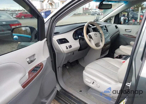 2014 Toyota Sienna Xle V6 8 Passenger from USA, damaged, VIN 5TDYK3DCXES436166